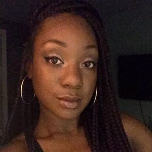 Meet your Posher, Simone